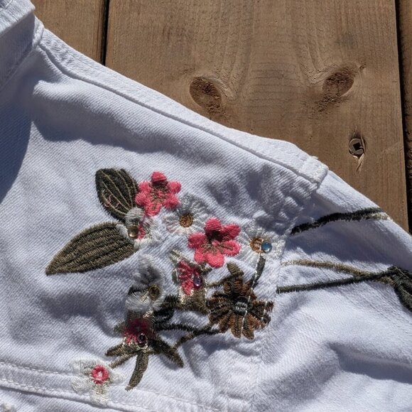 Cartise White Denim Jacket with Floral Embroidery Size US 4 - Picture 2 of 9